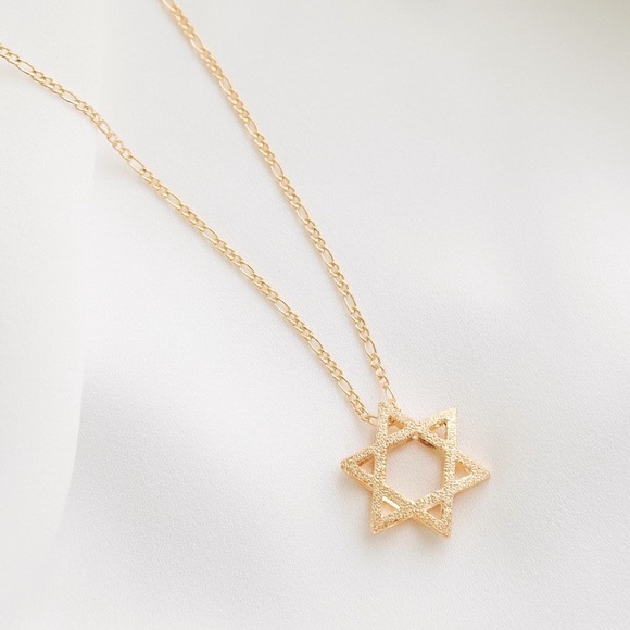 Star of David Necklace | 18k Gold Filled - Picture 2 of 8